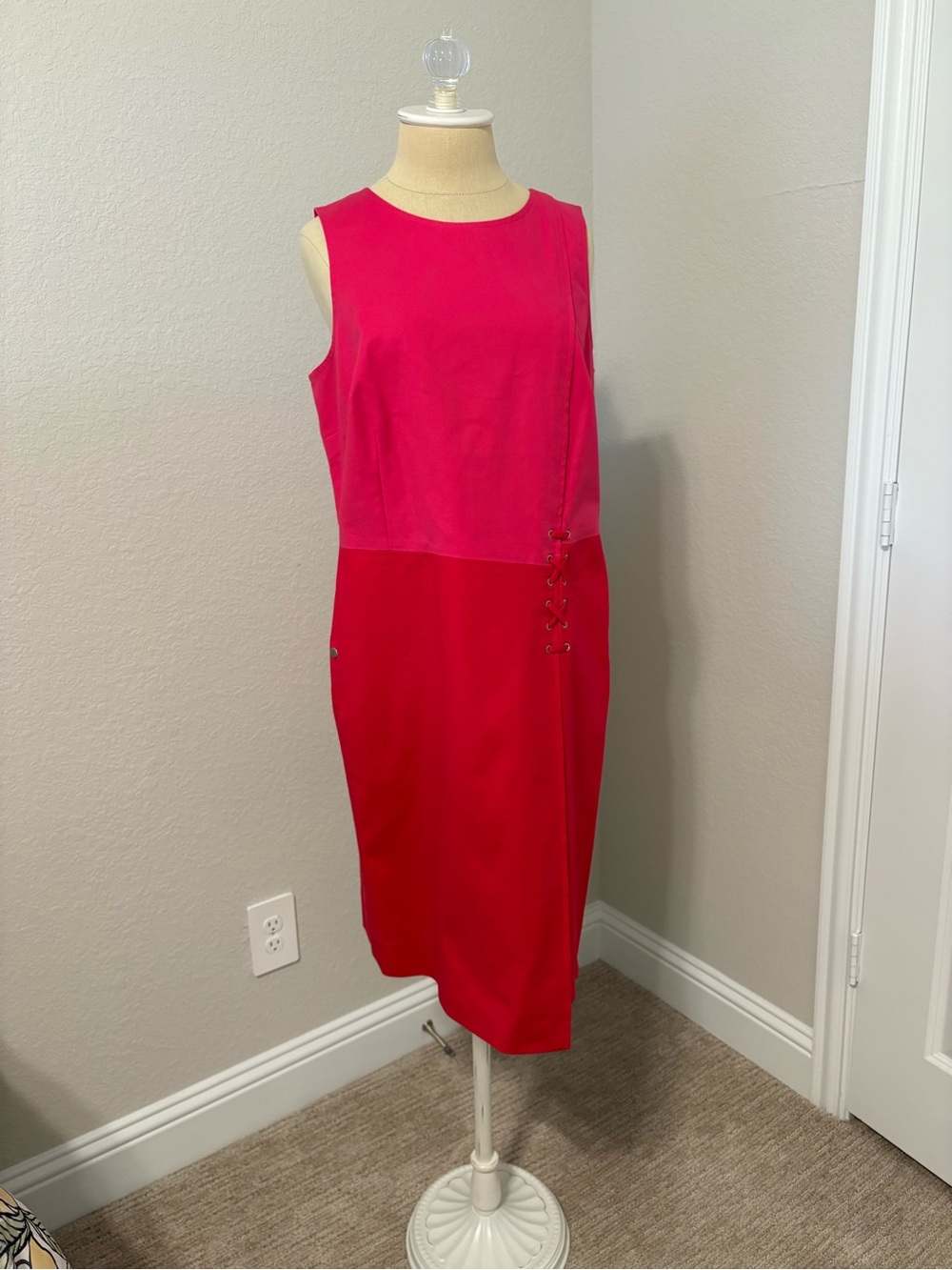 Etcetera Two-Tone Pink and Red Sleeveless Sheath Dress